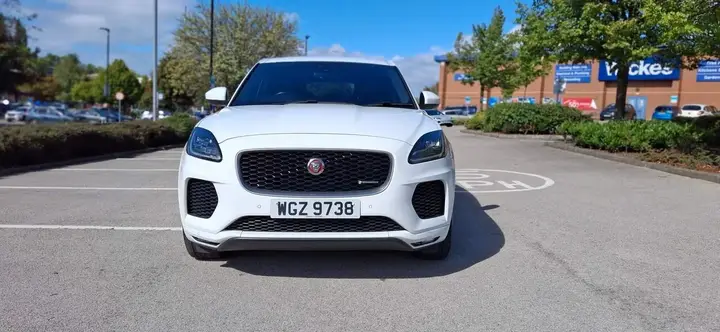 Jaguar E-Pace 2018 photo 2