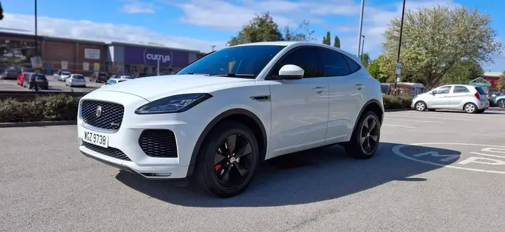 Jaguar E-Pace 2018 photo 3