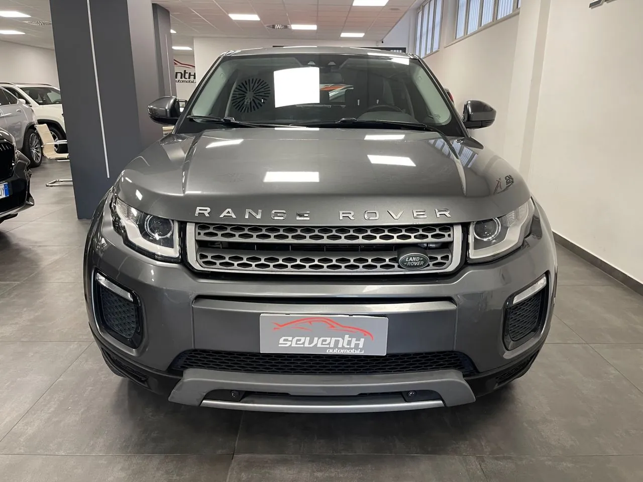 Land Rover Range Rover Evoque 2018 photo 2
