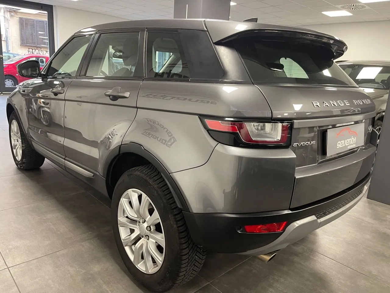 Land Rover Range Rover Evoque 2018 photo 4