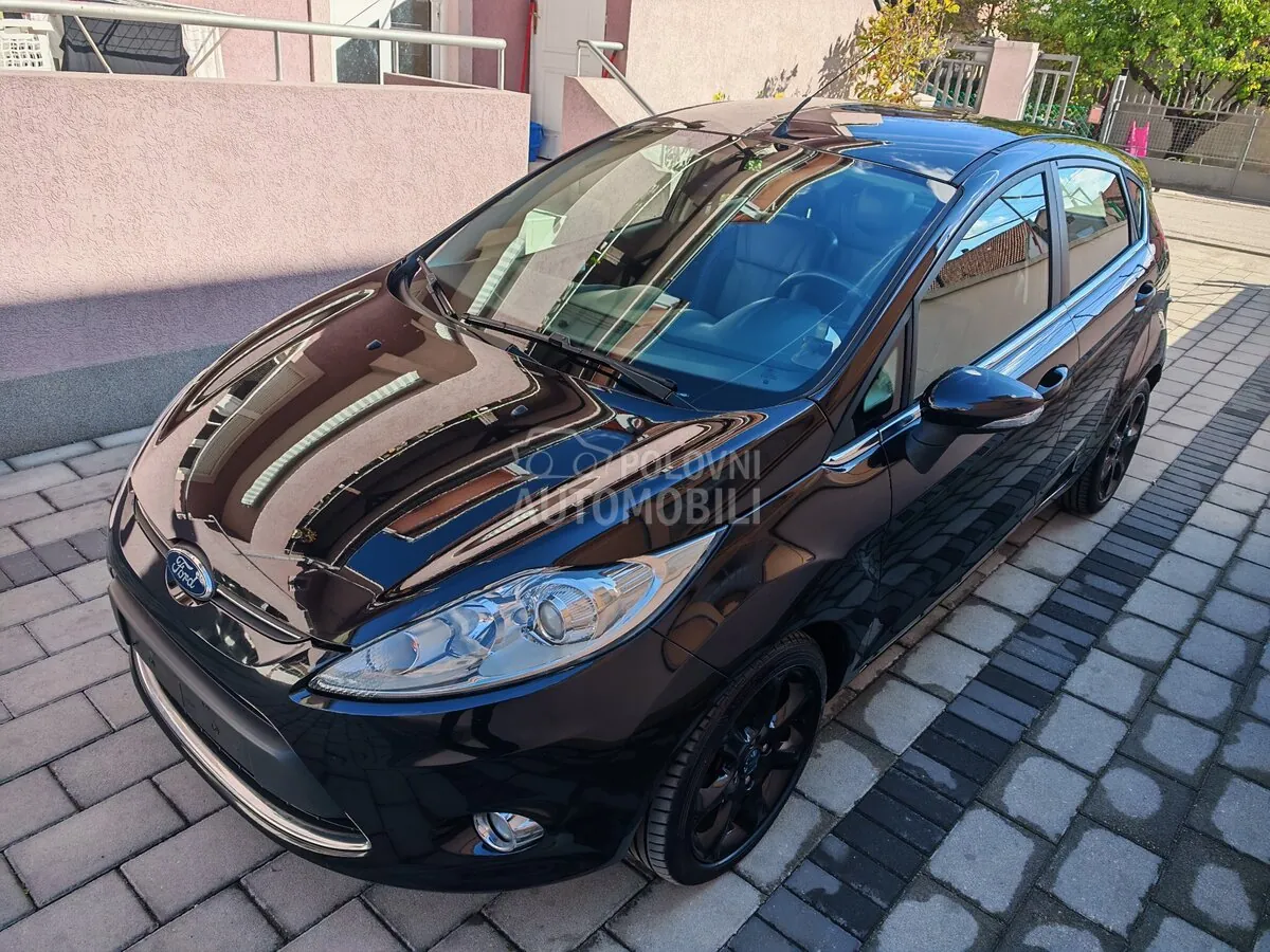 Ford Fiesta 2012 photo 2