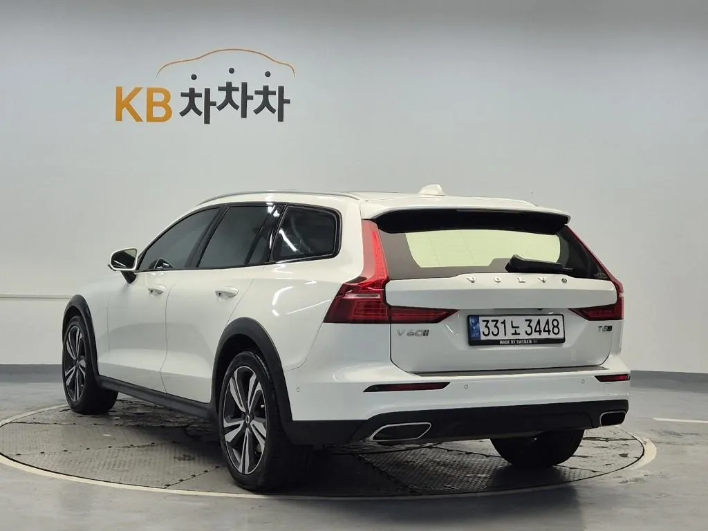 Volvo V60 2020 photo 2