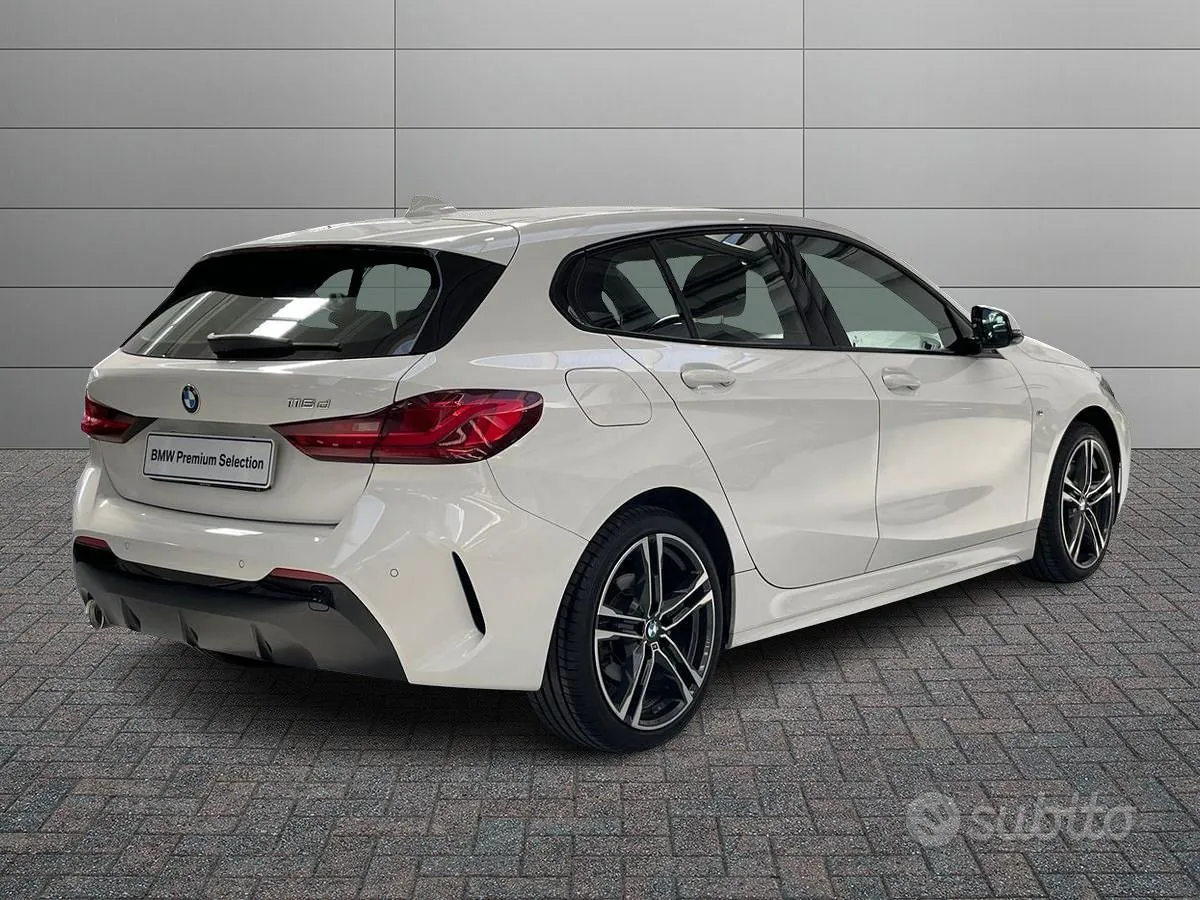 BMW 116D 2023 photo 3