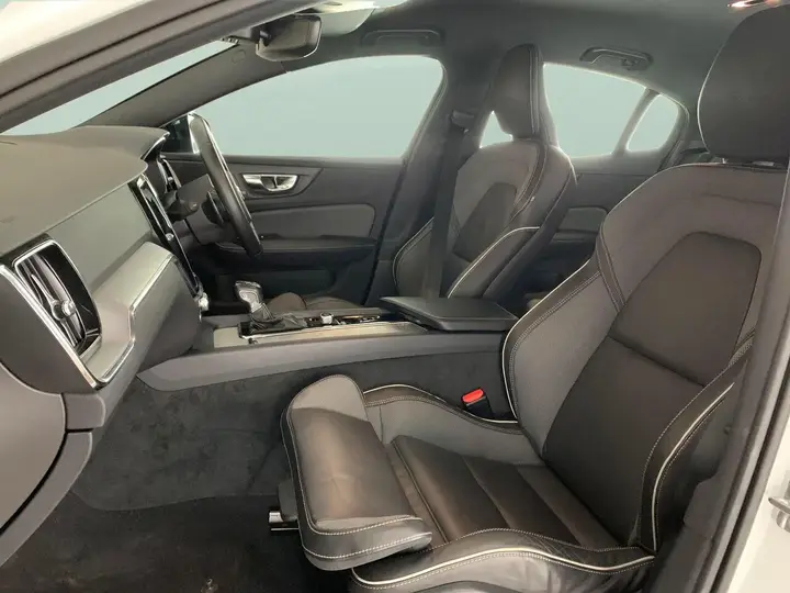 Volvo S60 2020 photo 4