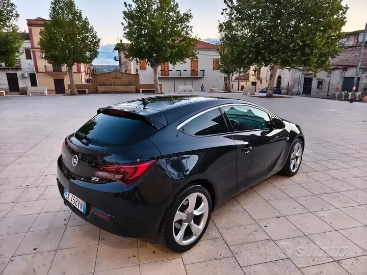 Opel Astra 2012 photo 3