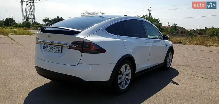 Tesla Model X 2019 photo 4