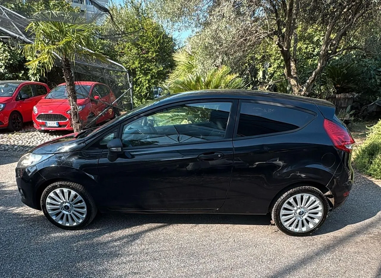 Ford Fiesta 2011 photo 3