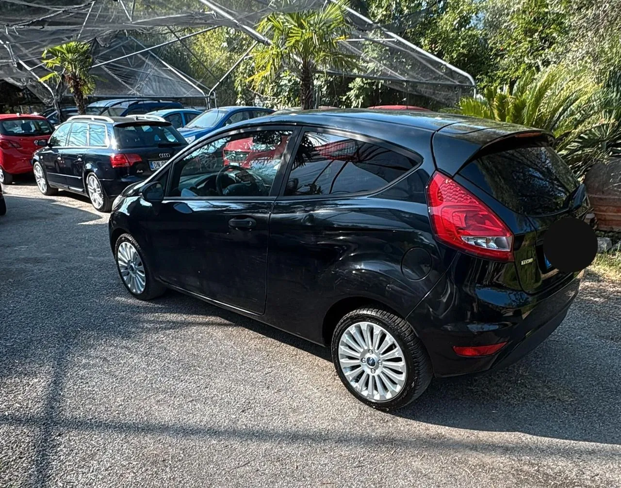 Ford Fiesta 2011 photo 4