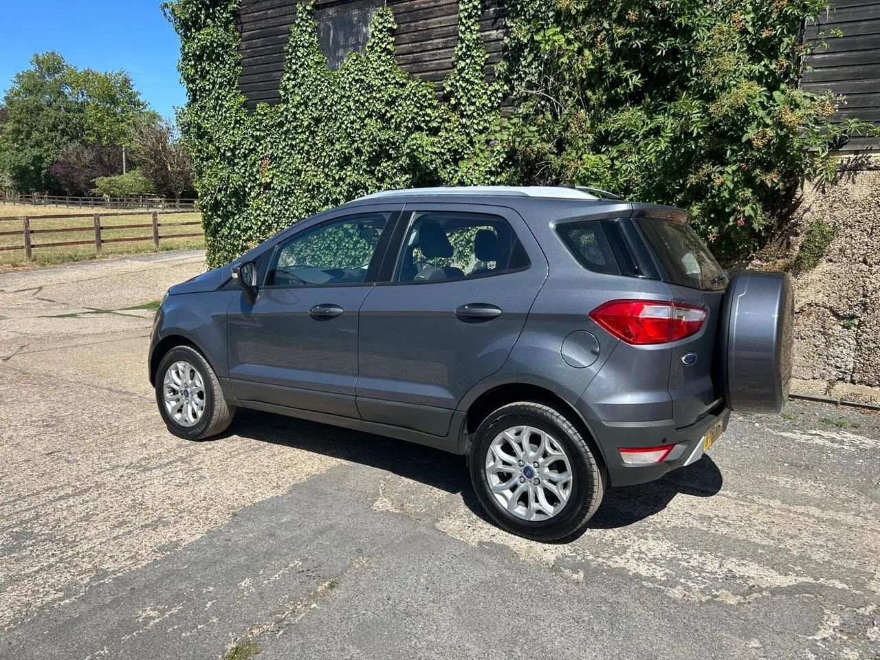 Ford Ecosport 2015 photo 4