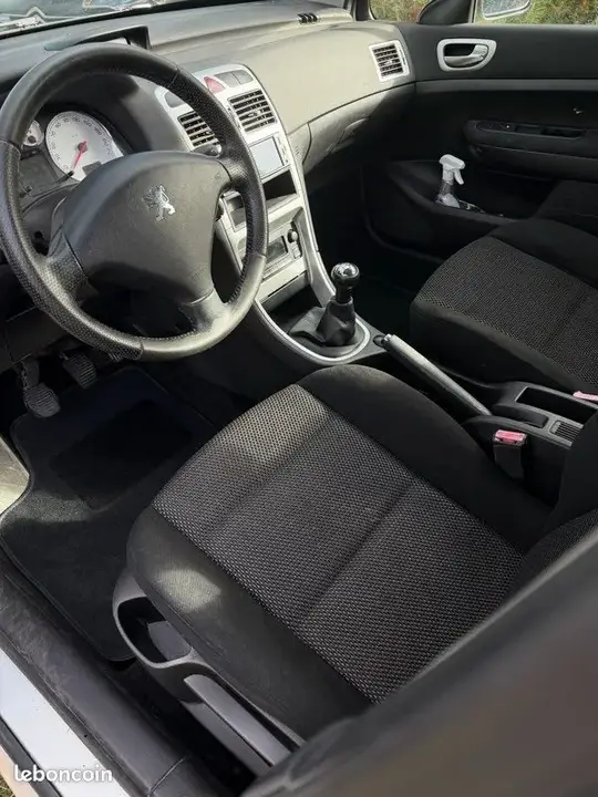 Peugeot 307 2006 photo 2
