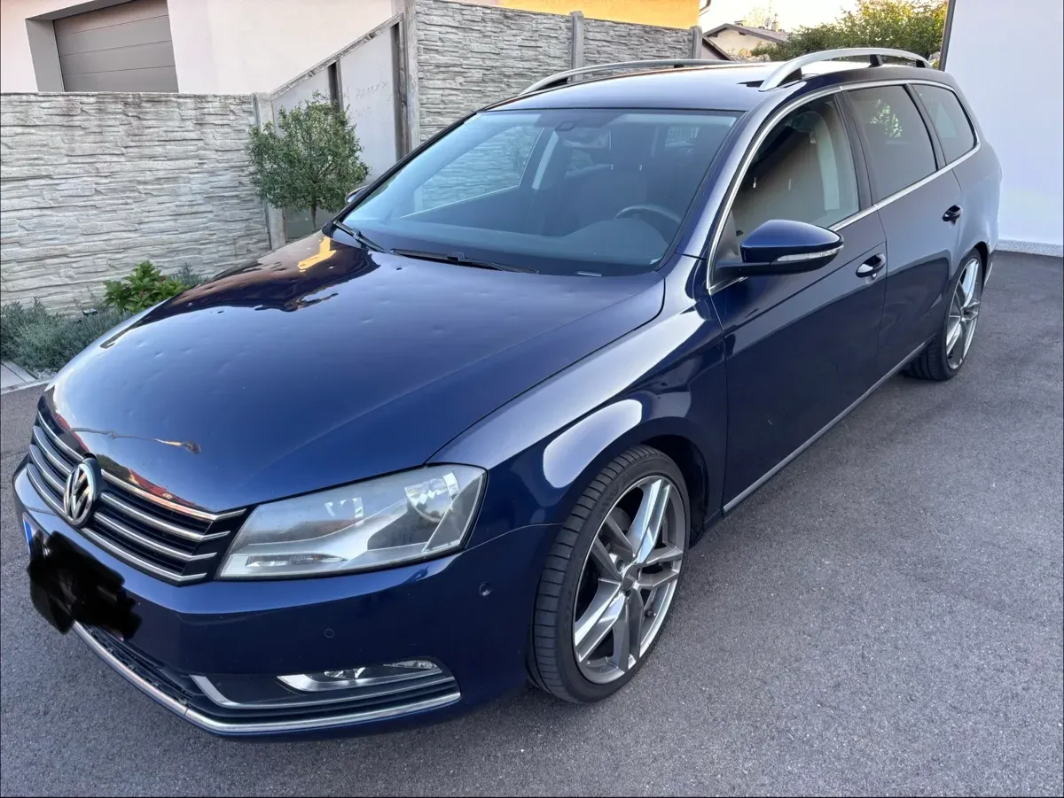 Volkswagen Passat 2011 photo 2
