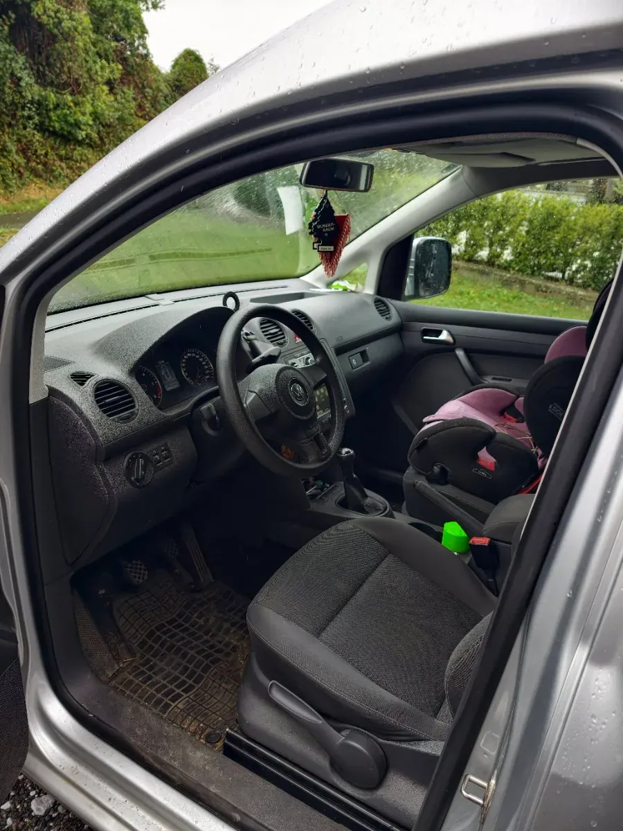 Volkswagen Caddy 2012 photo 2