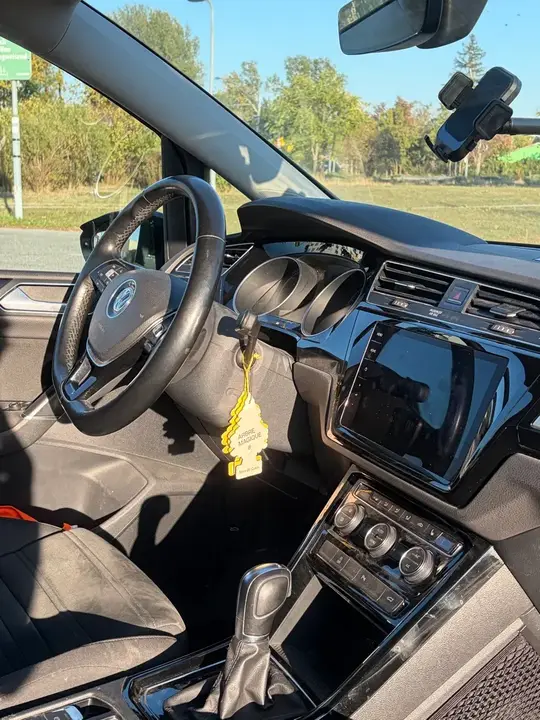 Volkswagen Touran 2019 photo 2