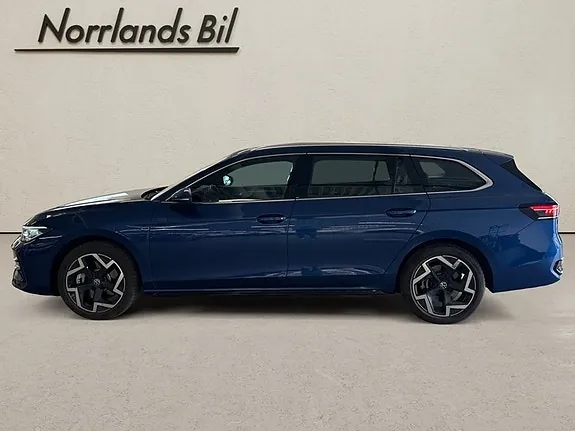 Volkswagen Passat 2024 photo 2