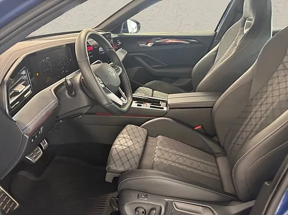 Volkswagen Passat 2024 photo 4