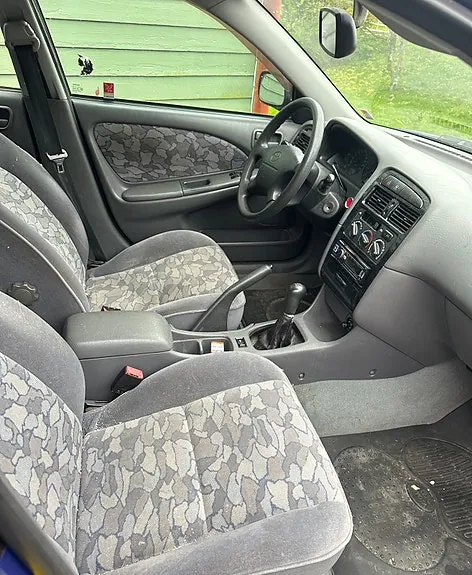 Toyota Avensis 1999 photo 3