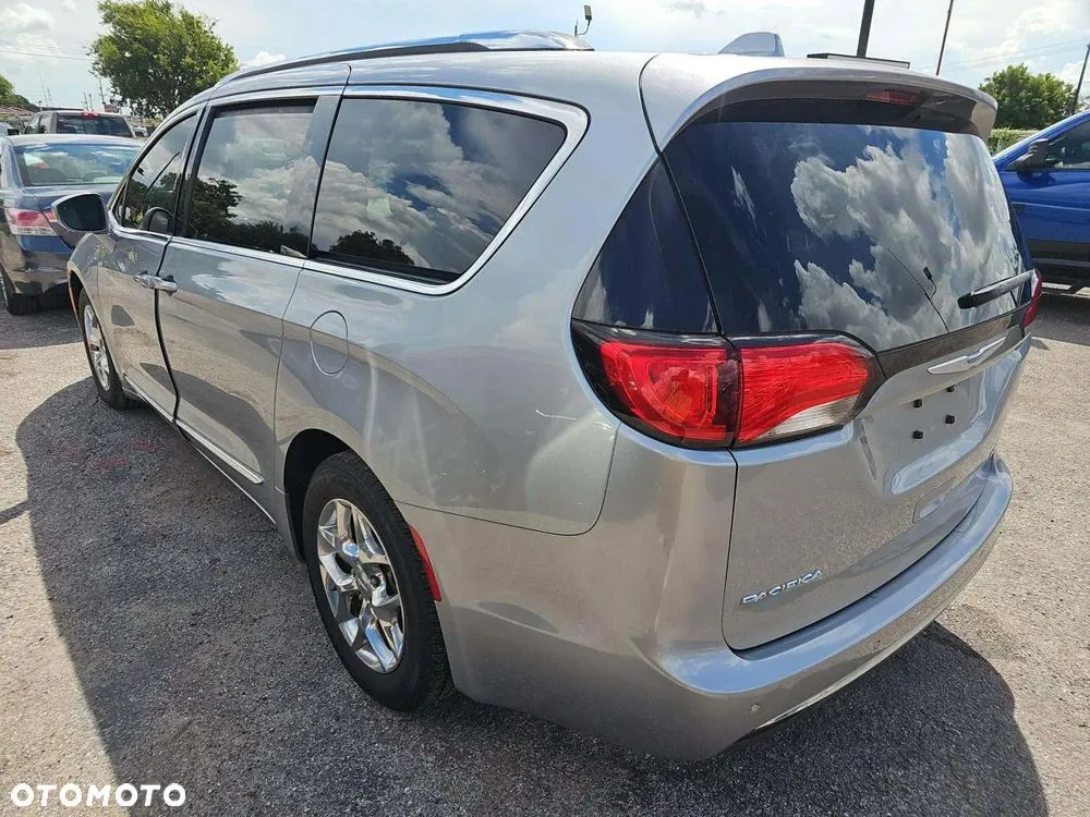 Chrysler Pacifica 2018 photo 4