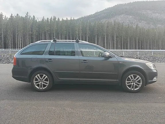 Skoda Octavia 2012 photo 5
