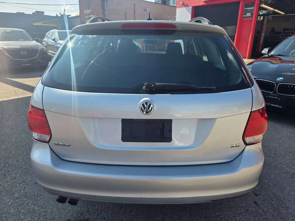 Volkswagen Golf 2010 photo 5