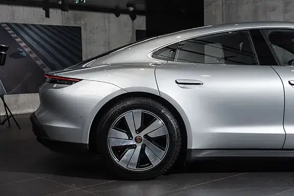 Porsche Taycan 2020 photo 4