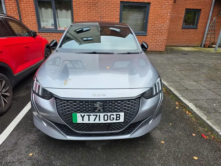 Peugeot E-208 2021 photo 2
