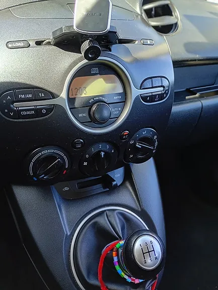 Mazda 2 2009 photo 5