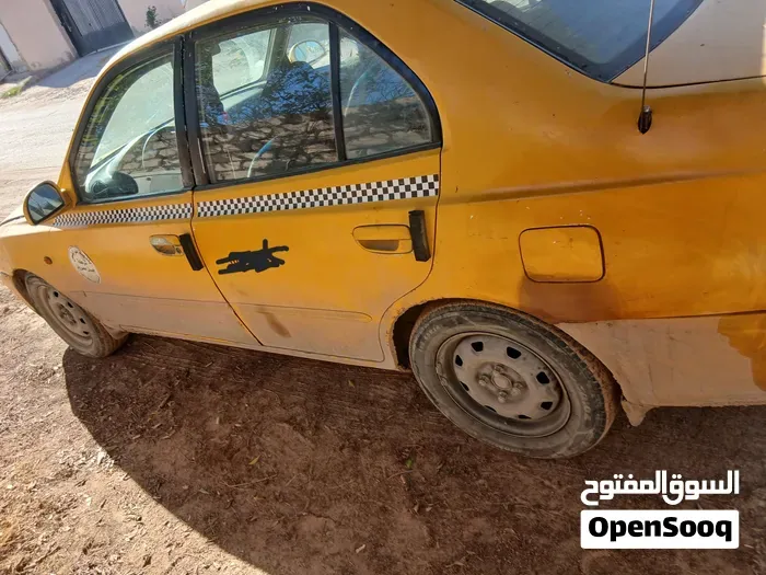 Hyundai Verna 2004 photo 2