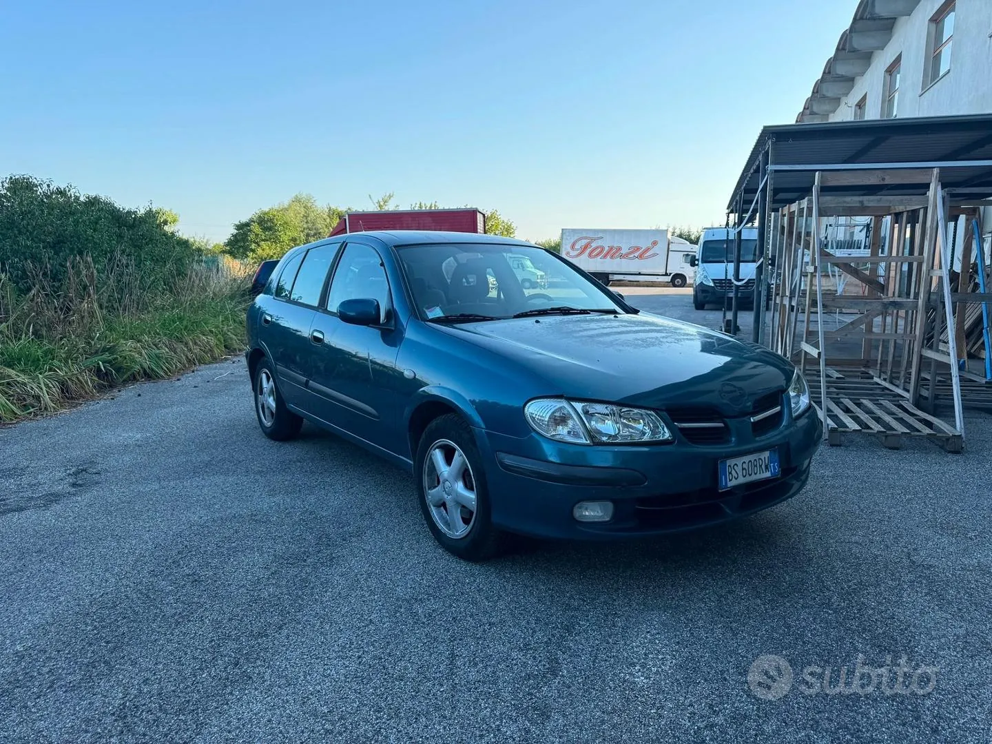 Nissan Almera Tino