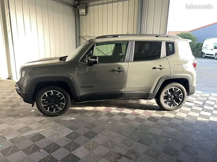 Jeep Renegade 2023 photo 4