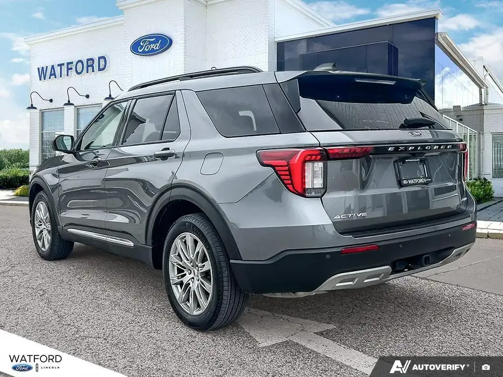Ford Explorer 2025 photo 4