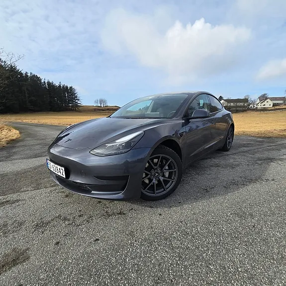Tesla Model 3 2022 photo 4