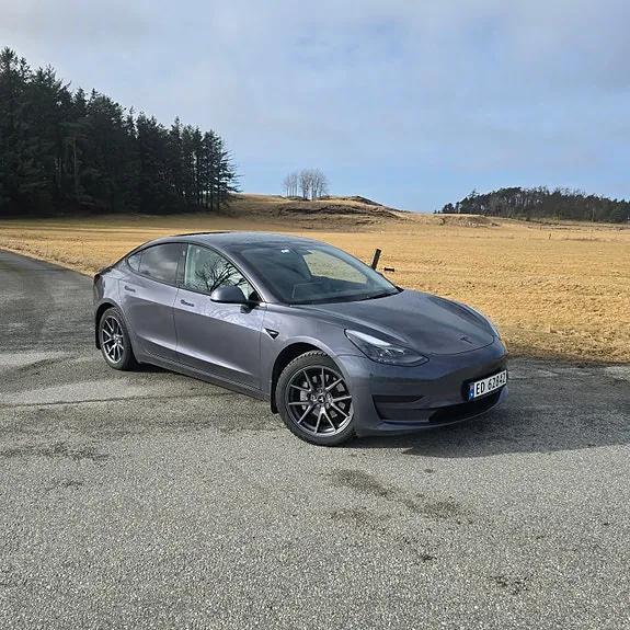 Tesla Model 3 2022 photo 3