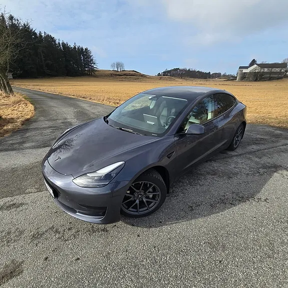 Tesla Model 3 2022 photo 5