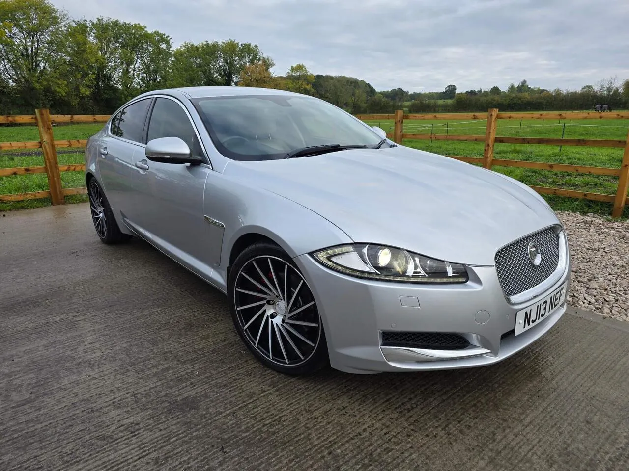 Jaguar Xf 2013 photo 4