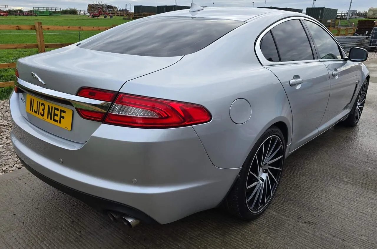Jaguar Xf 2013 photo 3