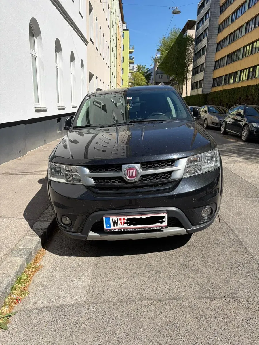 Fiat Freemont 2012 photo 2
