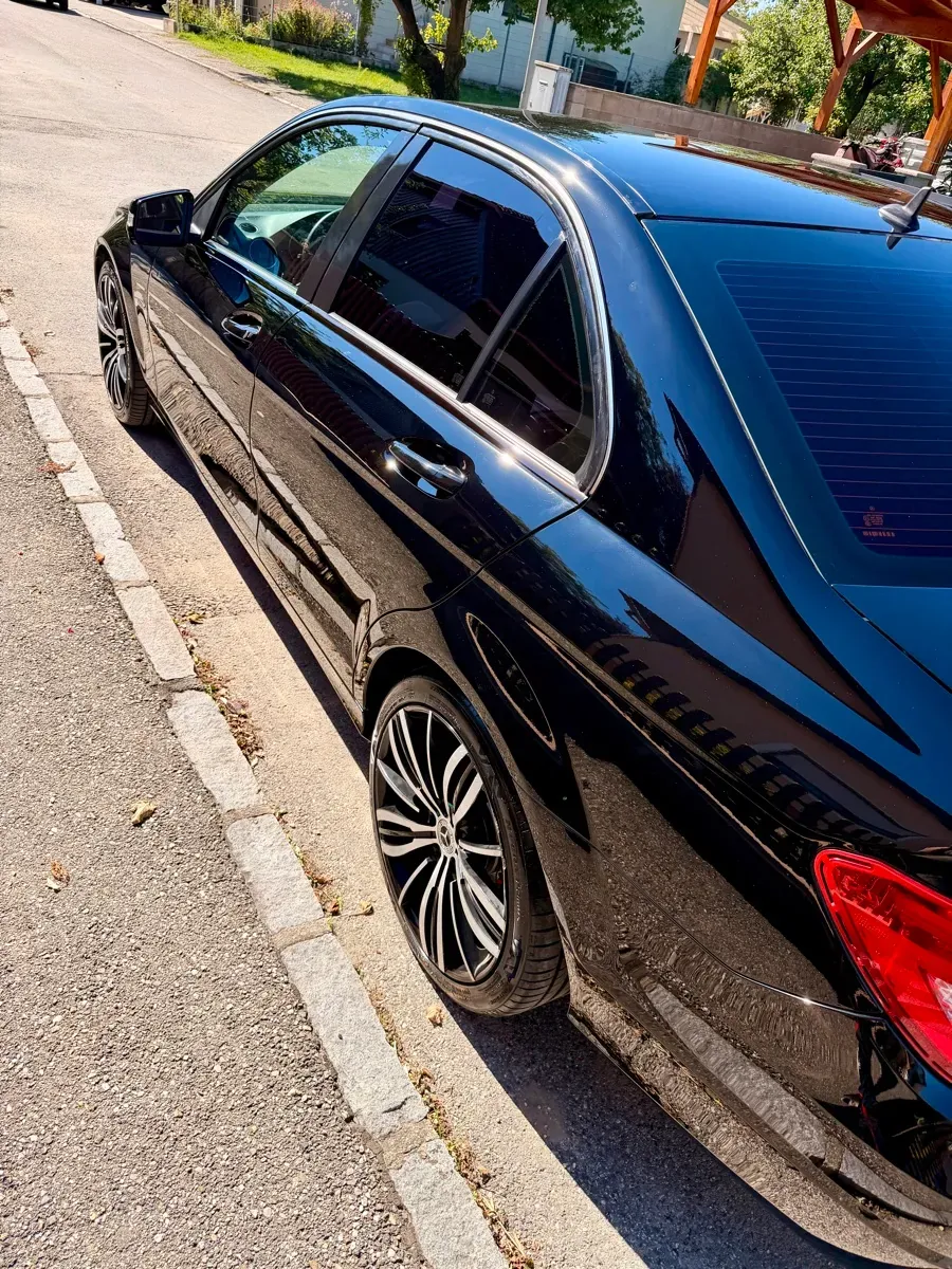 Mercedes-Benz C-Class 2011 photo 2