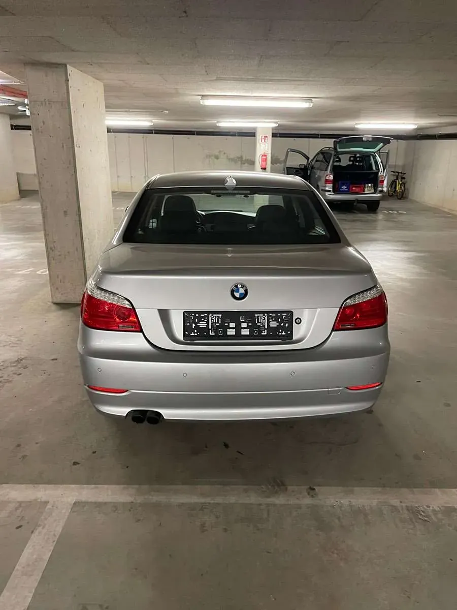 BMW 5 Series 2009 photo 3
