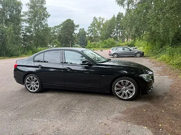 BMW 320D 2014 photo 2