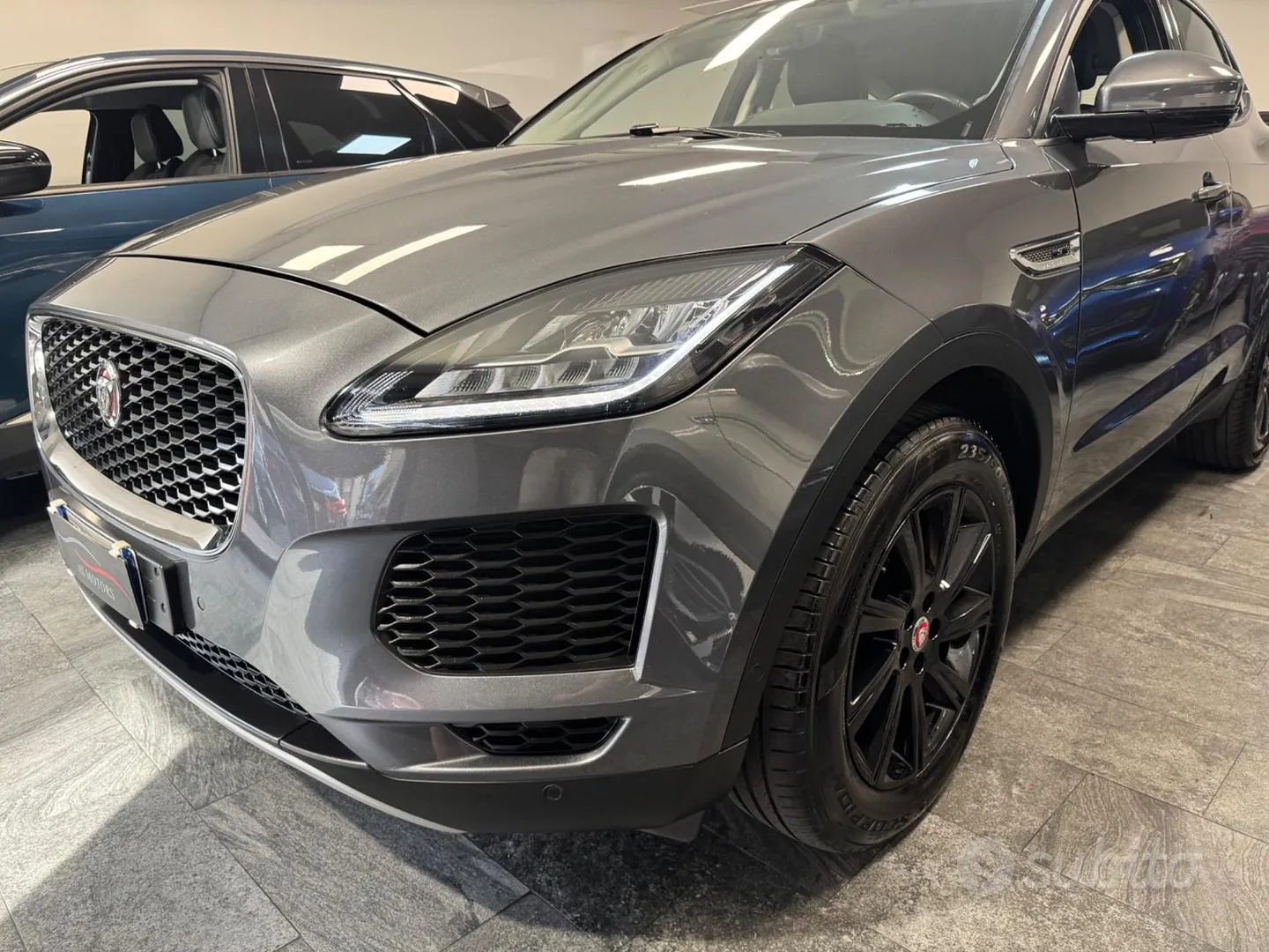 Jaguar E-Pace 2018 photo 4