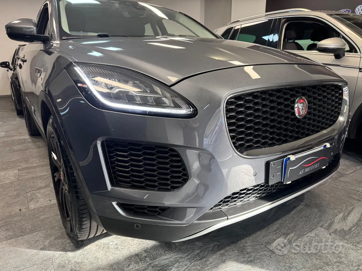 Jaguar E-Pace 2018 photo 5