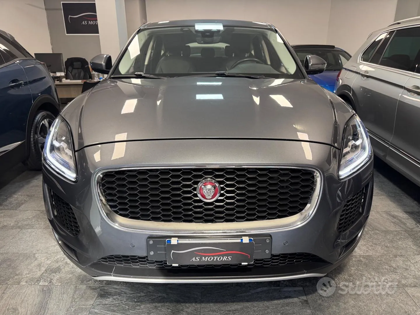 Jaguar E-Pace 2018 photo 2