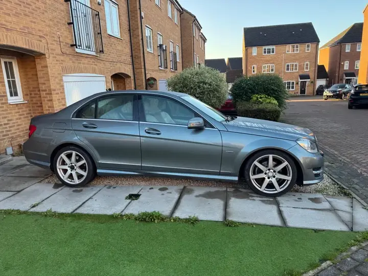 Mercedes-Benz C-Class 2011 photo 5