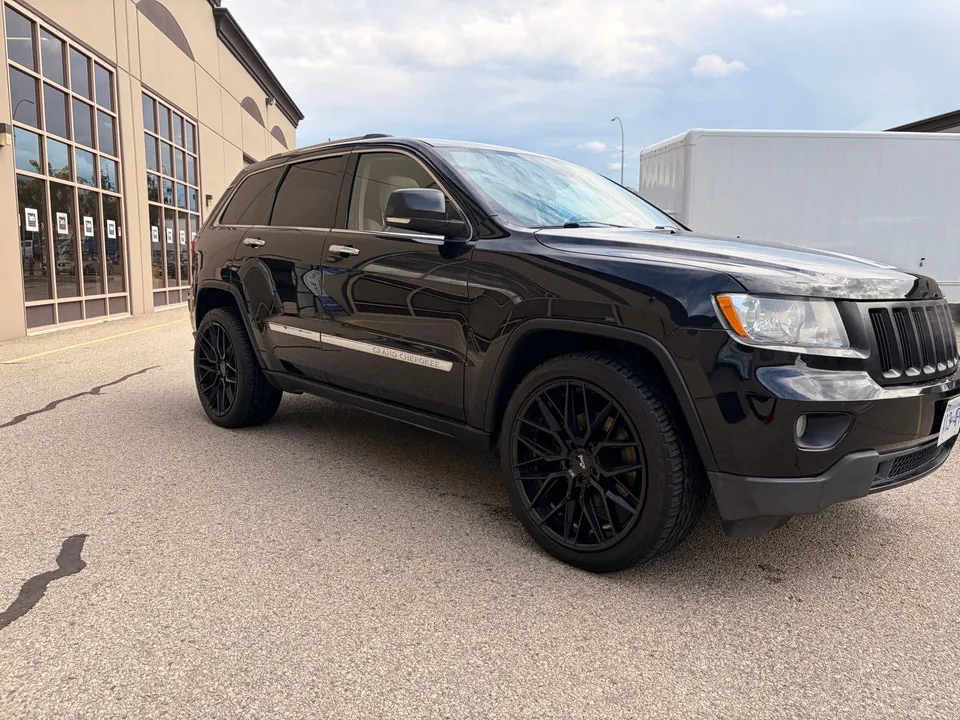 Jeep Grand Cherokee 2011 photo 3