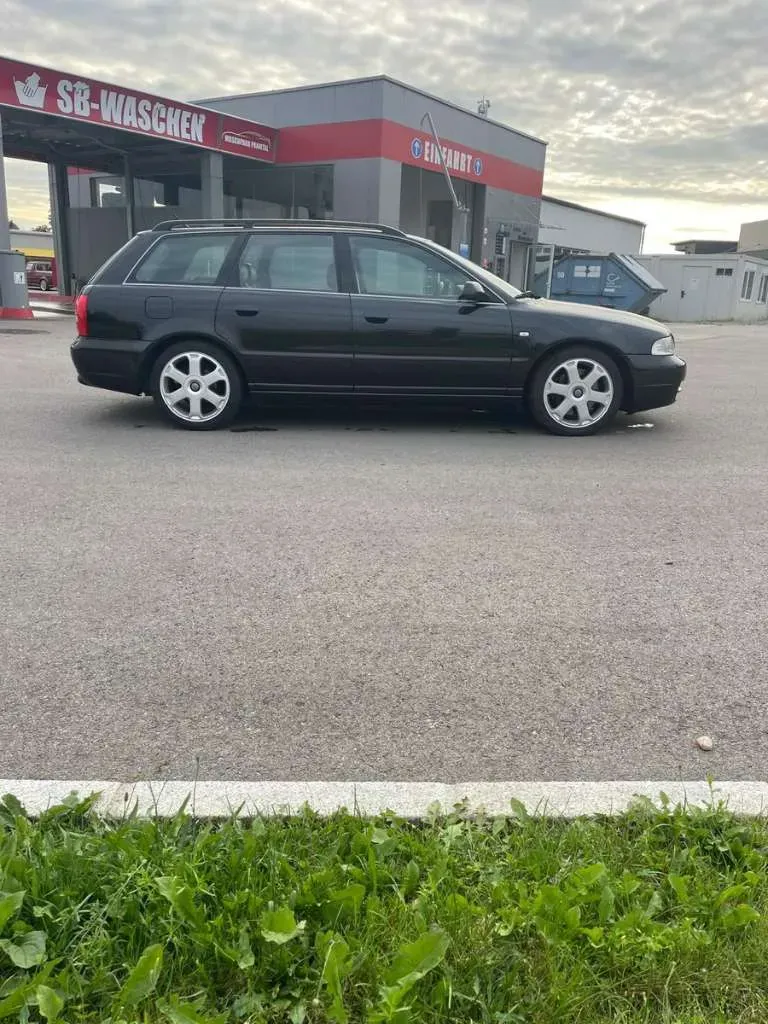 Audi A4 2001 photo 2