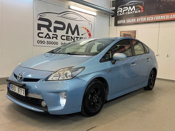 Toyota Prius Plug-In Hybrid 2012 photo 3