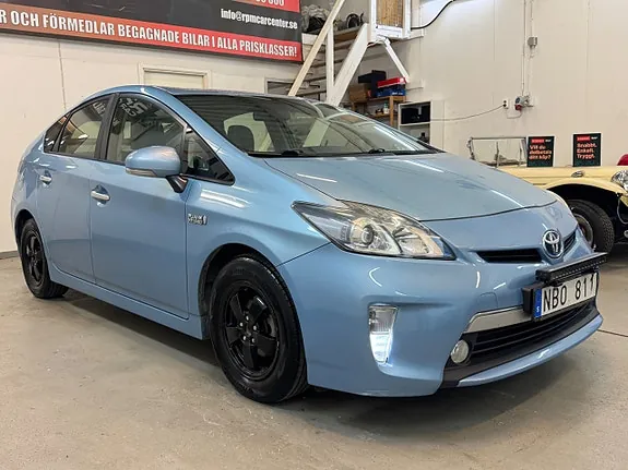 Toyota Prius Plug-In Hybrid 2012 photo 2