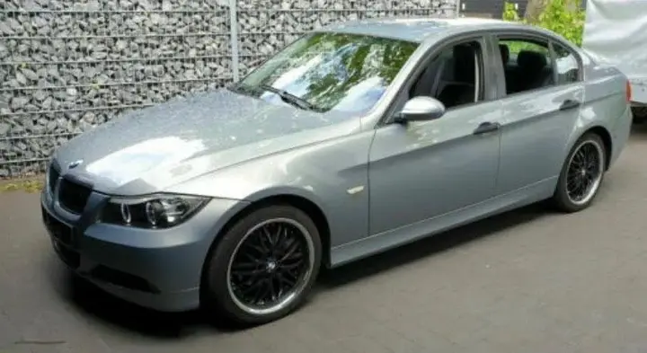 BMW 318I