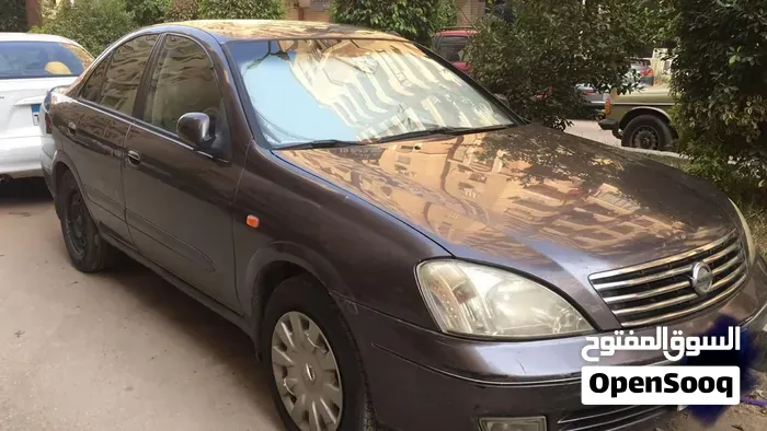 Nissan Sunny 2012 photo 2