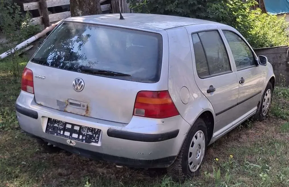 Volkswagen Golf 2001 photo 2